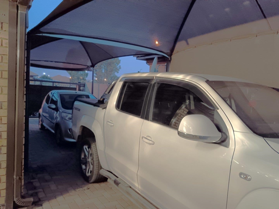 4 Bedroom Property for Sale in Vista Park Free State